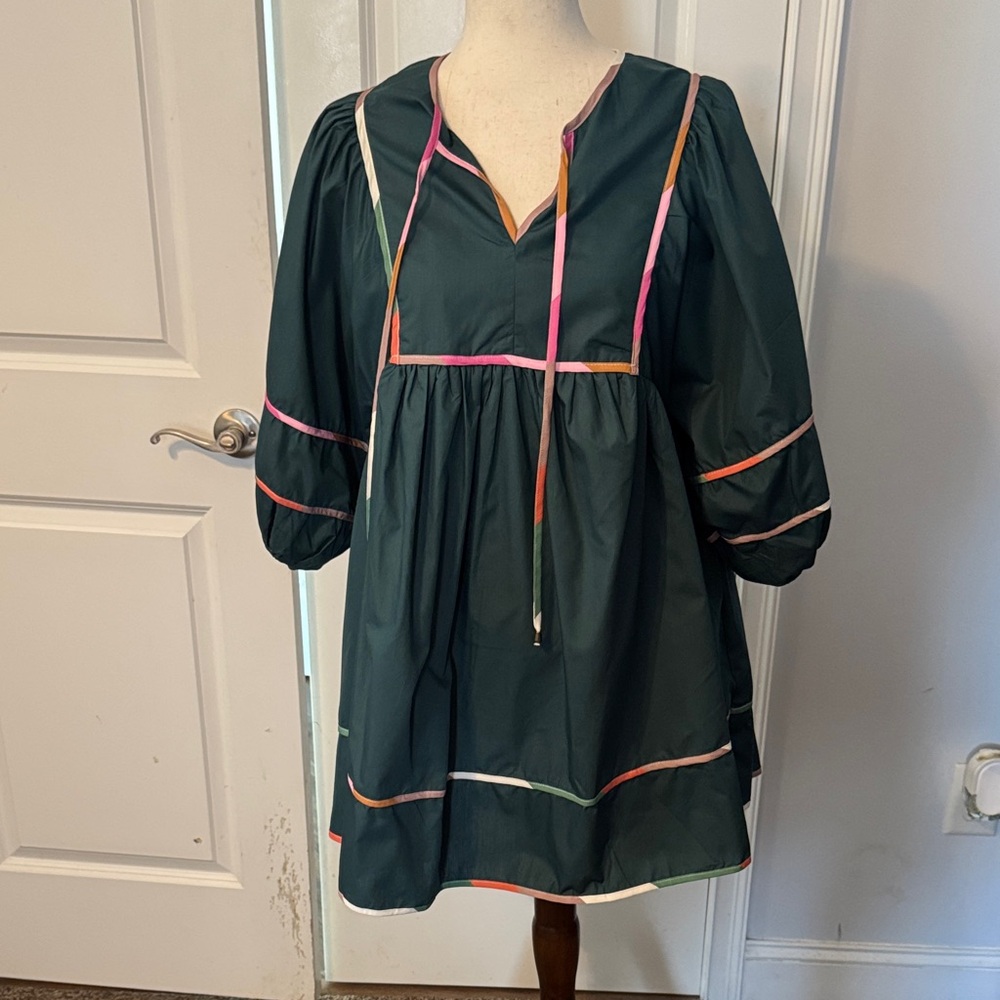 entro Forest Green Top with Cream Trim